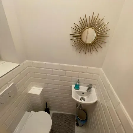 Center 3, Elegant And Cozy 2br In Center! Lejlighed *