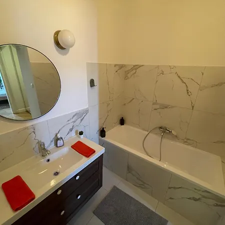 Lejlighed Center 3, Elegant And Cozy 2br In Center! Budapest