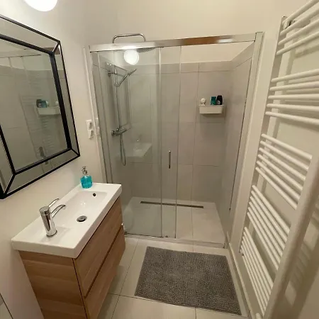 Apartman Center 3, Elegant And Cozy 2br In Center! *
