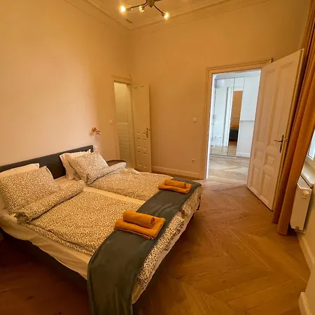 Apartman Center 3, Elegant And Cozy 2br In Center! Budapest